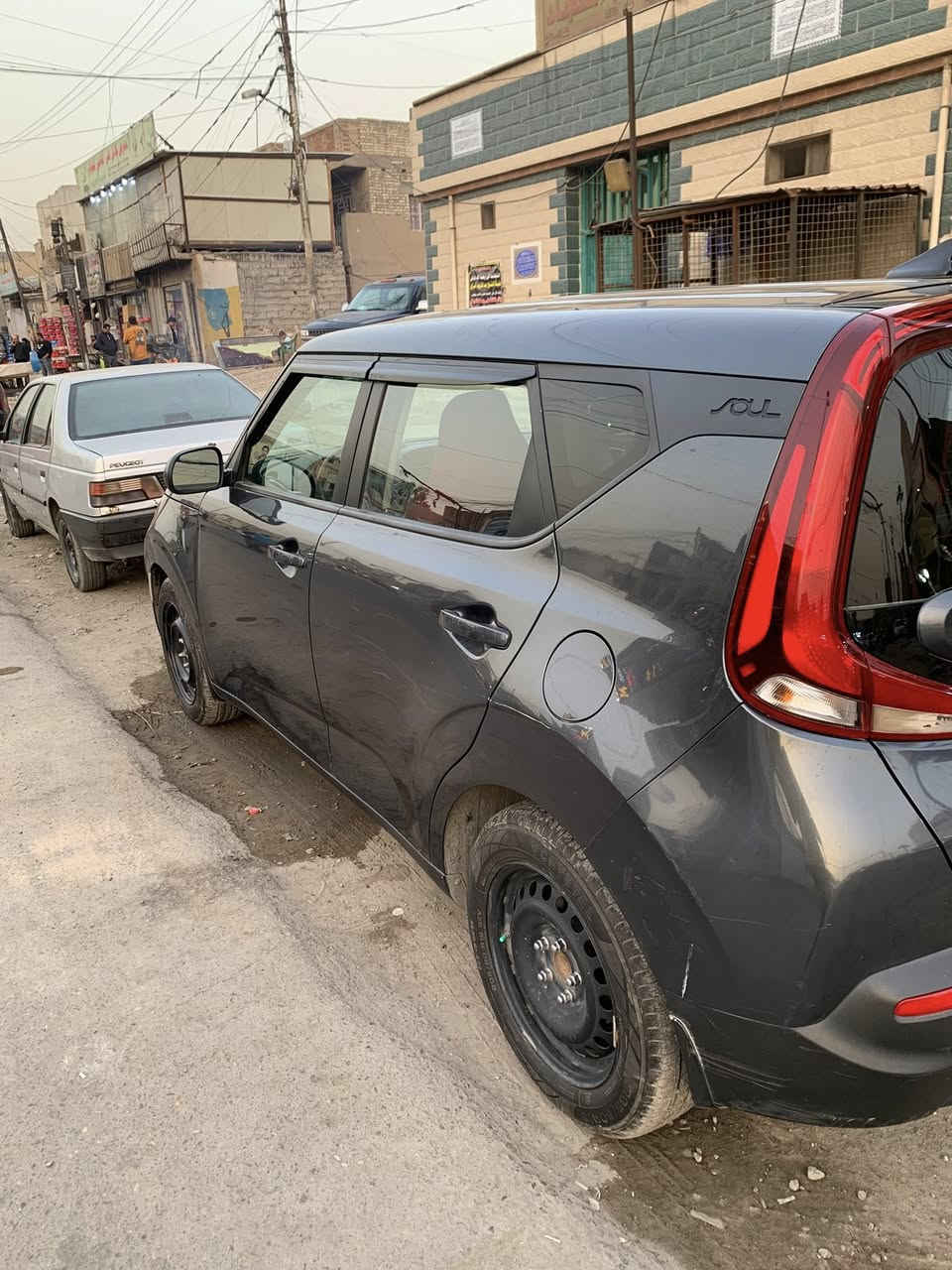 سلام عليكم 
كيا صول 2020 امريكي 
ماشيه 72 /
صور الحادث بالمنشور 
الله شاهد عندي سياره من 2021 مال جناي ممتعوبه شغل واطلع 
العنوان بغداد مدينه الصدر الاورفلي 
السعر 128 وبيها مجال 
***********

