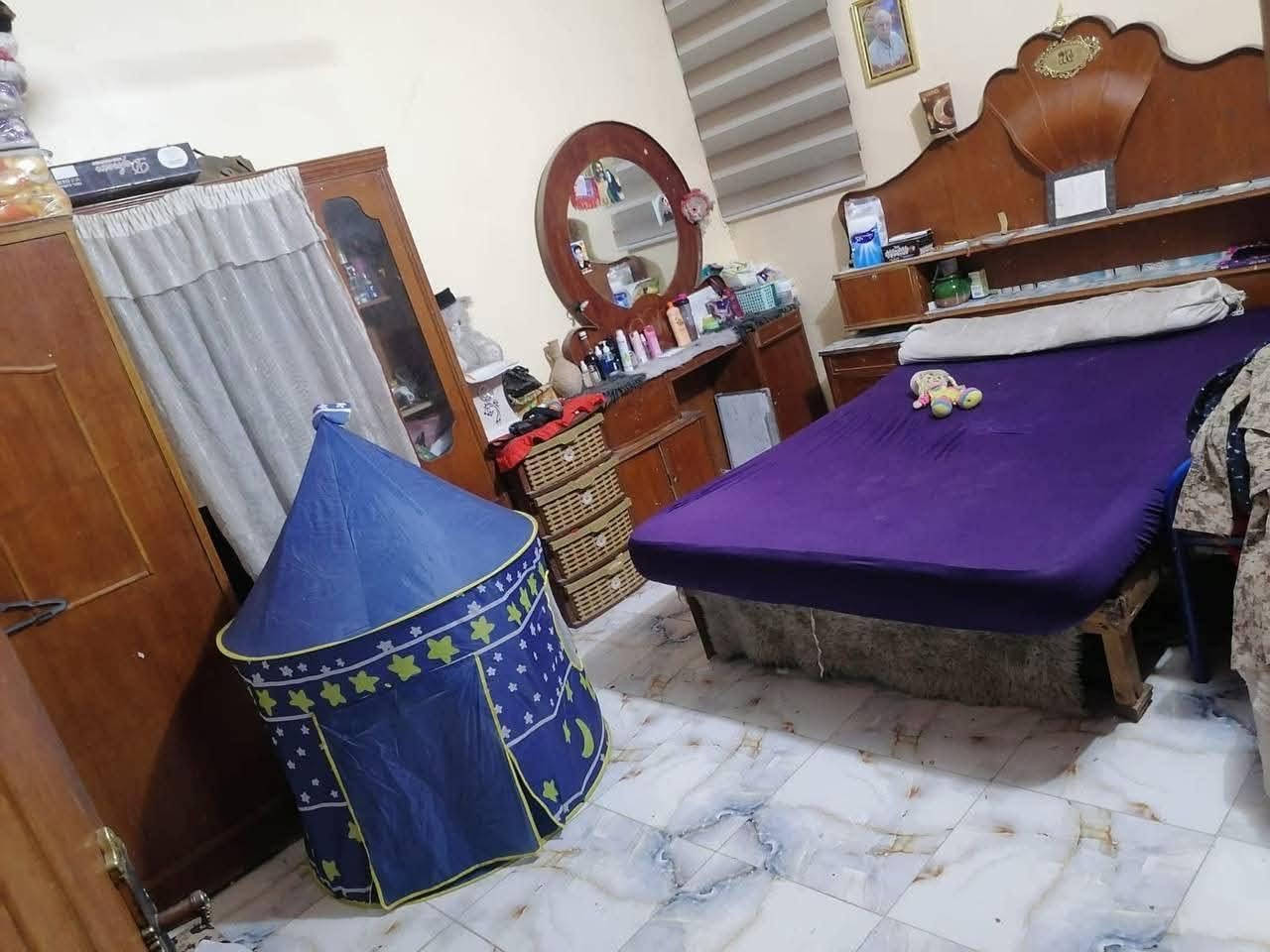 🏡 دار سكن للبيع – حي رمضان 🏡

📍 طابو صرف
📍 موقع مميز وتتوفر جميع الخدمات والأسواق والمدارس

📐 المساحة حسب السند: 150 متر مربع

✨ تتكون الدار من:
🔹 5 غرف نوم
🔹 صالتين
🔹 براني
🔹 مطبخ
🔹 مجموعتي صحيات

🏠 دار واسعة ومناسبة للعوائل الكبيرة وفي موقع مطلوب.

✅ سعر حلو ومناسب وقابل للتفاوض 

📞 للاستفسار والمعاينة:
مراجعة مكتب علاء الخالدي للعقار
أو الاتصال على الرقم: ***********
