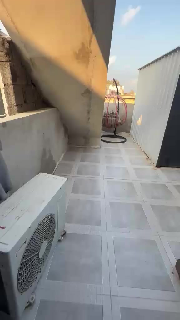 دار للبيع حي سومر قرب جامع قباء المساحة 100م طابق ونص
#السعر 105 
للتواصل عـلـى الأرقام 
***********📱
***********📱
