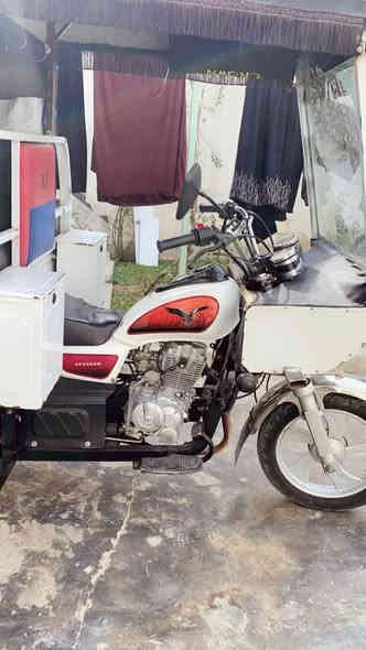 سەرەتا بەناوی خوای گەورەئەم ماتۆڕەمان هەیە بۆفرۆشتن بەشەرتی گێڕو مەکینەو ئەکسل ماتۆڕەکە هەتا حەزکەی پاکو جوان ماوەتۆ مۆدێلی 2021کامل جوانکاری و کەپرو چەم چەی سەروەری خروەتە سەر شوێن/ڕانیە   ڕەقەمی خاوەنی *********** رانية
