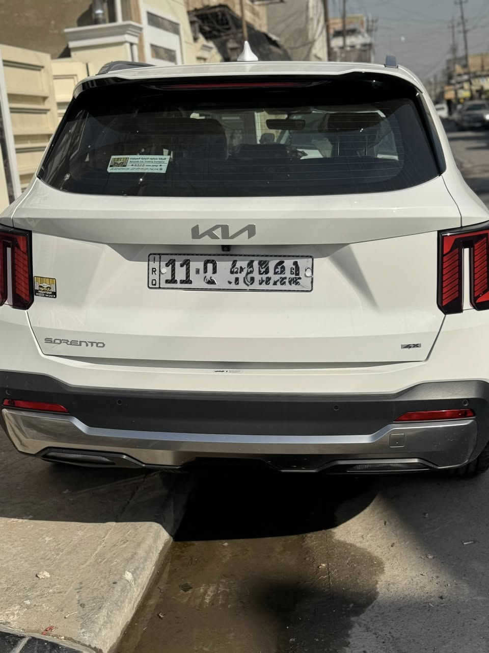 السلام وعليكم 
للبيع كيا سورنتو 
الموديل 2024
اعلى فئه بالسورنتو 
فول مواصفات 
4X
ماشيه 15 
السعر ٣٦ وبيها مجال 
مكان السياره بغداد جديده 
للاتصال ***********
