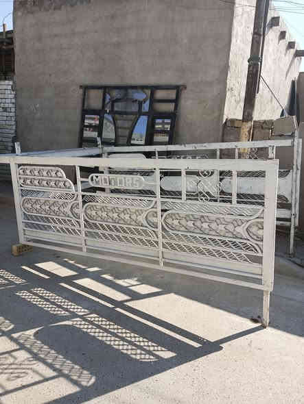 للبيع مال دمعة سعر 250وبي مجال مكاني بغداد حي نصر قطاع 5 الاتصال***********
