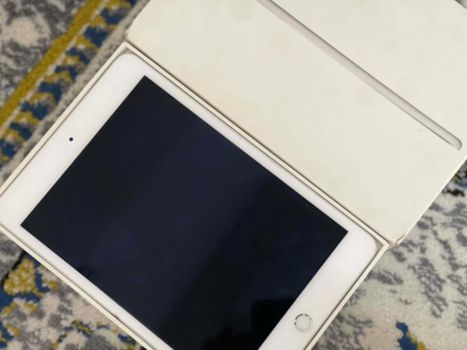 Ipad mini 5
زۆر خاوێنە پاکەتی خۆی لەگەڵە
٢٠٠ هەزار 
***********
