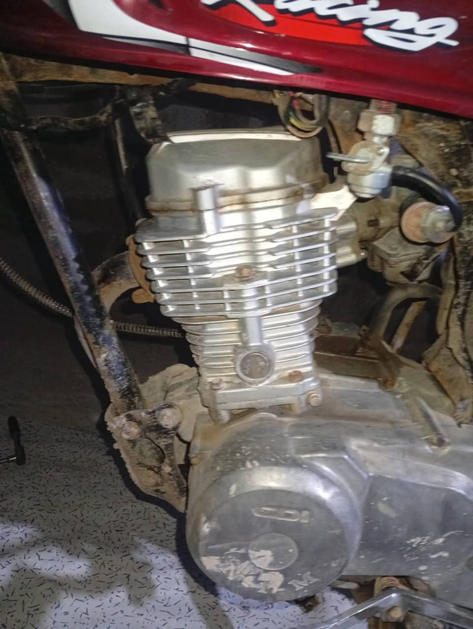 سلام عليكم
دراجة ايراني للبيع مكينة نامة دراجة شوفت عينك نضافة 
رايدهة ب200 كوم حديد بعتبار وبيهة مجال قليل كلش 
رقم الهاتف:  ***********
مكاني ابو لخصيب
