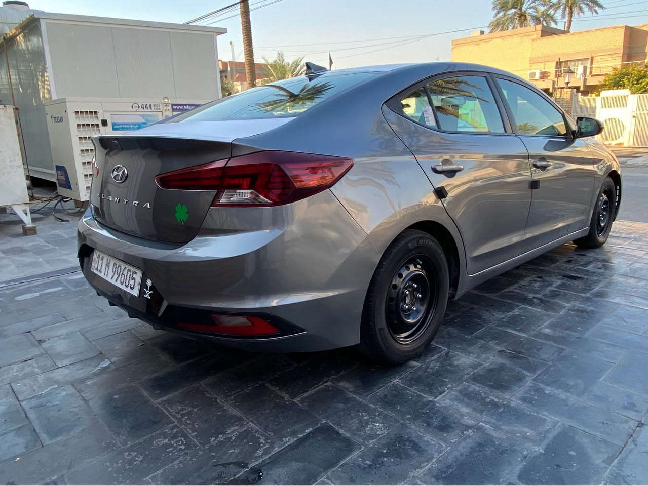 السلام عليكم بيع فقط قصد حصرا سكنة بغداد مقدمة 75 كل شهر 5 عنواني بغداد المنصور او الغزالية سيارة جديدة وبدون نواقص بيهة 3 قطع صبغ *********** بغداد, العراق
