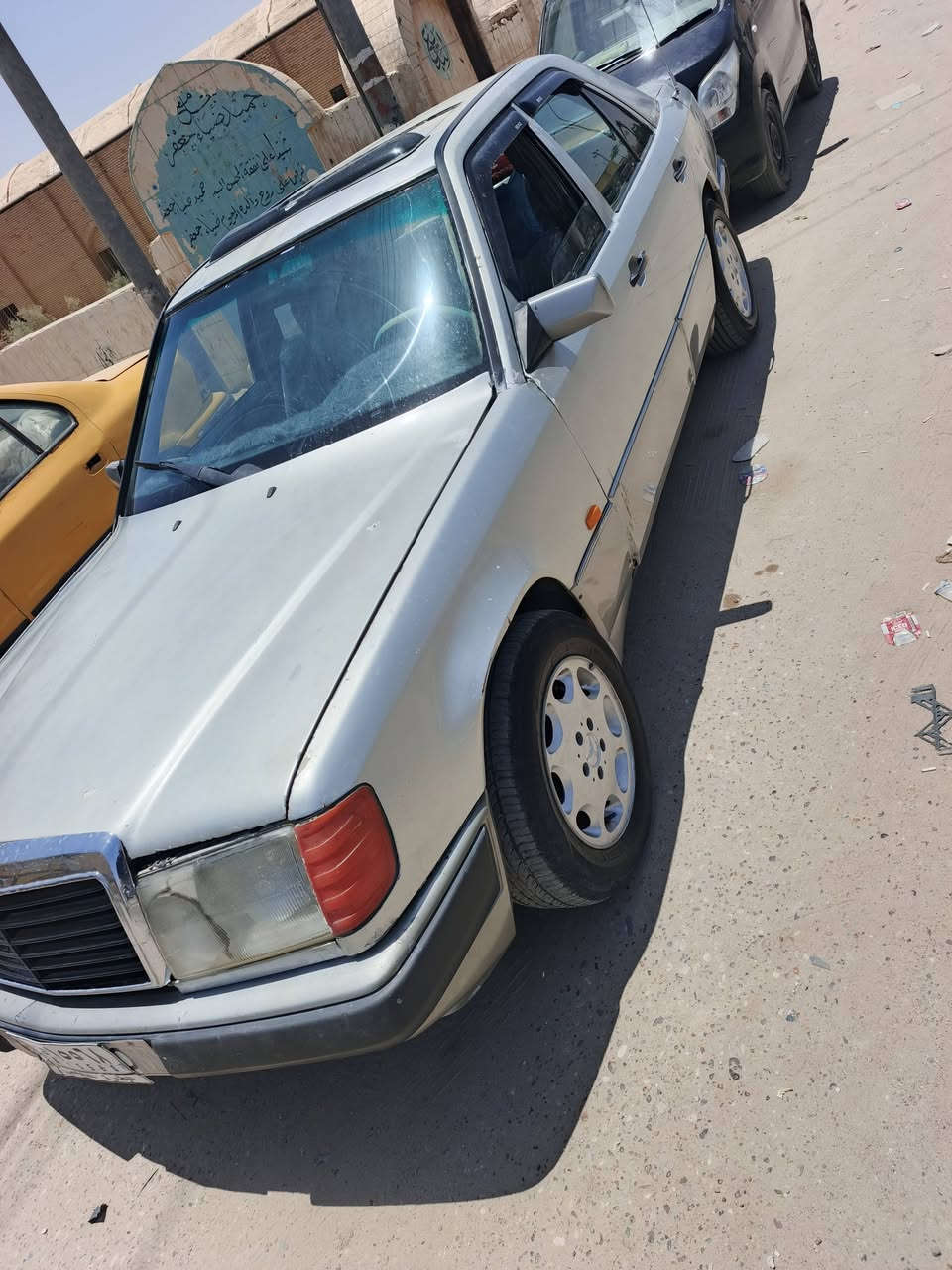 مارسدس دب موديل 1987
مكينه وكير جدد
كهربائيات كله شغاله
تخم تاير نضيف
حداديه نص عمر
رقم بصره شرط تحويل 
قواعد سليمات سعر25 مكاني ذي قار لاستفسار اكثر ***********
