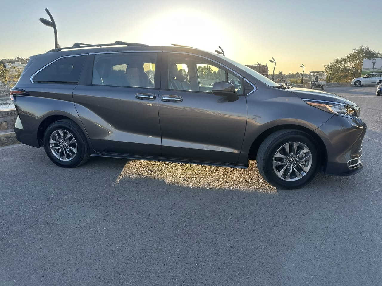 يالله سلام عليكم للبيع#سينا 2023 هايبرد  #XLE
تقرير السياره عل كارفاكس سالفج حادث واحد 
 ممشى السياره 27الف مايل فقط مواصفات السياره كدامك فول فتحه جلد تدفئه كراسي كراسي كهرباء شاشه جبيره وهواي تفاصيل مو مبينه الا عل واقع 
جاملغ وبنيد وباب نفس اللون مبدلات غاز بلادي صبغ شاصي يسار فقط. ايرباك استيرن ودشبول . 

 استفسار :- ***********اتصال او واتساب 
وحياكم الله
