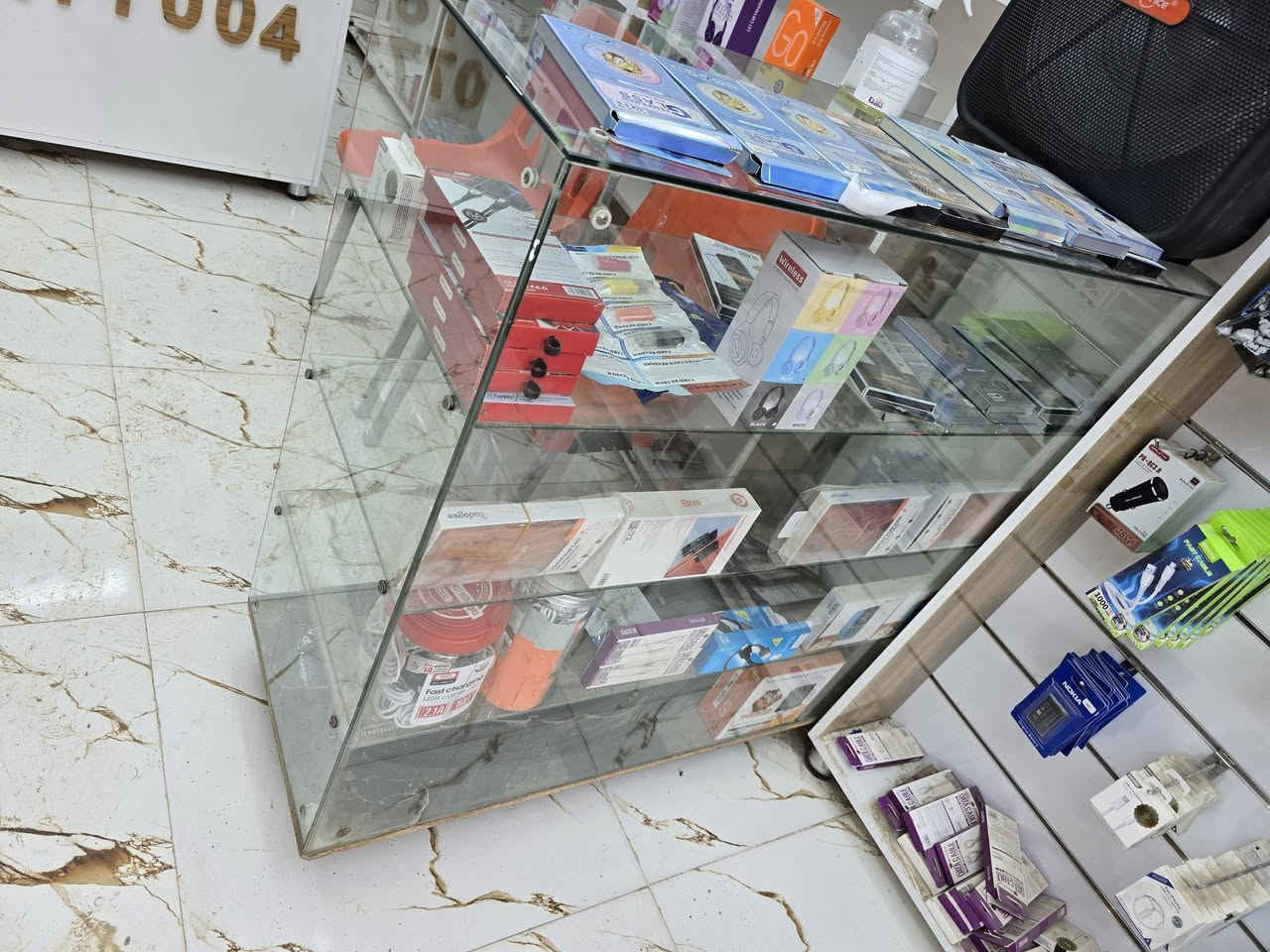 ميز جام للبيع
***********

عدد 2
