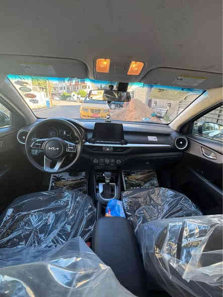 السلام عليكم عندي كيا فورتي للبيع موديل ٢٣ الشكل الجديد 
سياره جديده بسمي هزه وسنويه جديده تريد تحويل او وكاله اني حاظر
بيها ٢ قطع صبغ وحده مال امريكا كلير
مواصفات
١- شاشه جبيره لمس 
٢- نظام كار بلي
٣- درايف مود 
٤- نظام ايكو سبورت عادي
٥-اشاير بالمري
٦-تحكمان ستيرن ٤ جهات
٧-مكينه ٢٠٠٠ دوش
٨-باتري وتايرات جديده
والبقيه المواصفات المعروفه
مكاني بغداد الطوبجي للاستفسار 
*********** 
معروضه ب١٤٥ وبيها مجال بغداد
