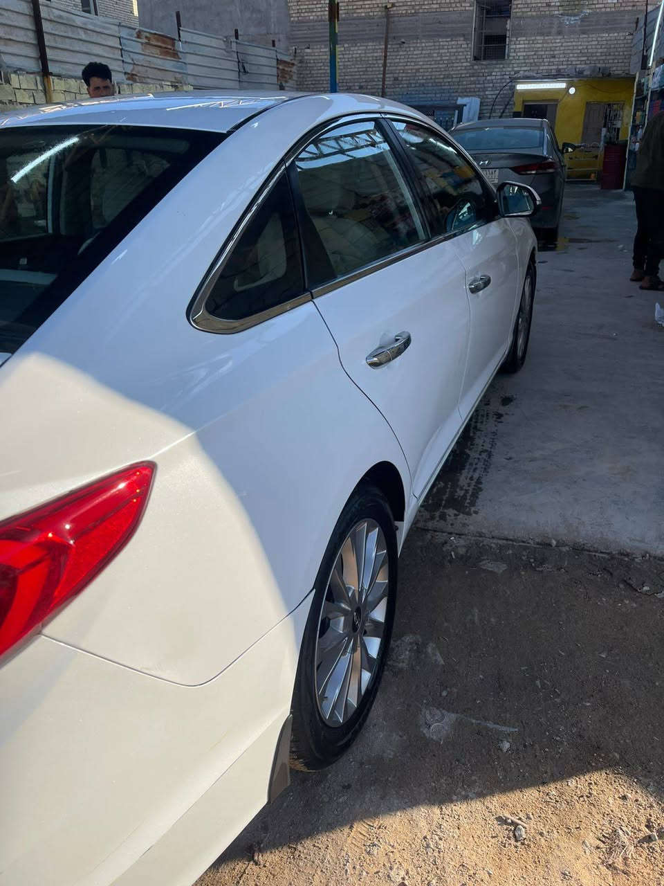 سوناتا 2017وارد خليجي مكفولة ماعده بيها بارد مكدار شبر واحد مابيها قطرة صبغ
كفاله عامة من الصبغ
مرايات شفط
كشنات كهربائية 
المحرك 2400
السعر155ورقة
المكان: النجف الاشرف
للتواصل الرقم: ***********
