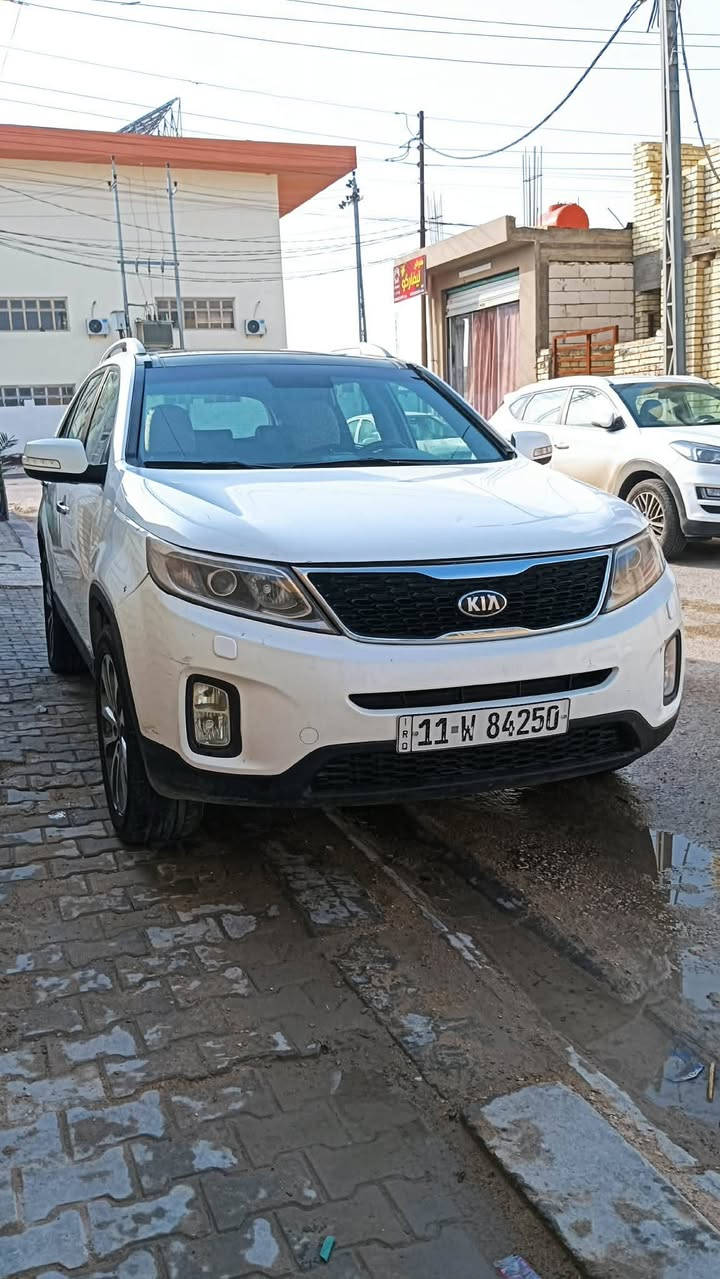 السلام عليكم سورنتو موديل ١٥ خليجي فول مواصفات قرميدي كويتي سته سلندر سبعه راكب ثلاث قطع تبريد رقم بغداد انكليزي بسمي بيه قطعتين مبدل اصلي بدون داخل بنيد وجاملغ ورشة صبغ بجاملغ وره مكان النجف السعر ١٥٥ وبيه مجال قليل للتواصل ***********
