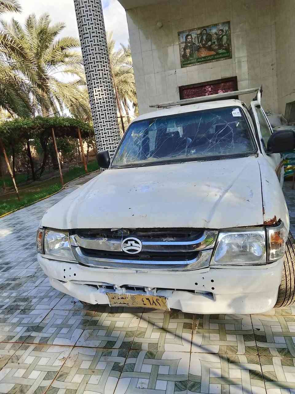 سلام عليكم للبيع بيكم دير محرك جديد رقم اصفر بغداد الكير بي الواحد مرات يفلت الجامه الكدام مكسره الباب الصايق ماينطبك السن مكسور يريد تبديل الشاصي مكفول تيارت جدد دوشمه جديدة  
بابل حله قضاء الكفل 
خلي سعر واذا عجبني ارد عليك ملاحظة السيارة مصفره من الغرامان
