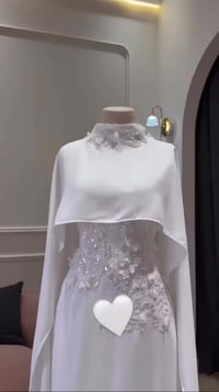 شروق عبدالمحسن • مقاس ميديم • مع شال