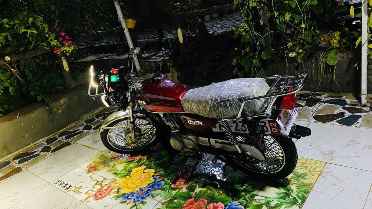 السلام عليكم
تايكر للبيع محدث22
محرك مفتوح
كهربائيات شغالة نشاط فول 
لا صرف ولا بخار 
السعر400وبي مجال
للاستفسار خاص او الاتصال 
***********
