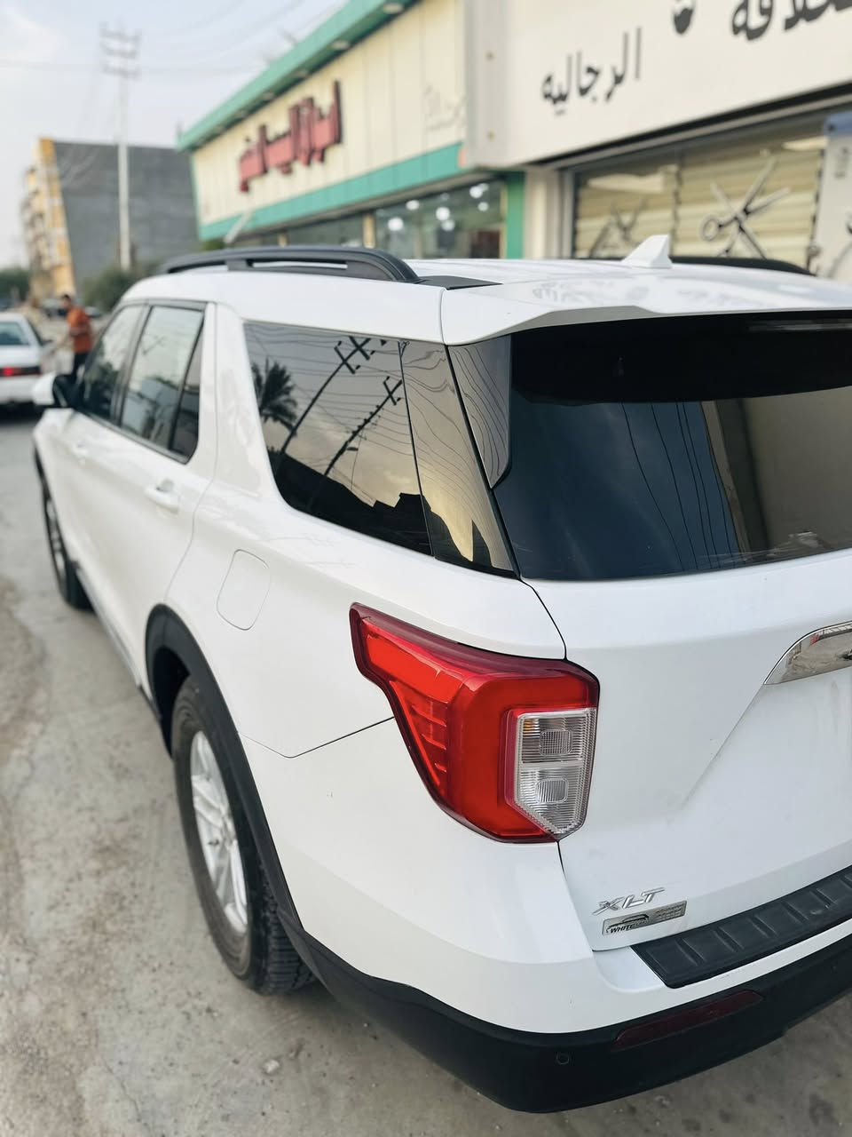 للبيع فقط  
لليدور نضيف 
 فورد اكسپلور موديل 2020 ابيض ثلجي
مواصفات Xlt  معروفه مواصفاتها رادار امامي خلفي وجانبي 
محرك V4 تيربو طياره ماشاءالله 
 صندوك جك كهربائي
  كشنات منفصل VIP
ماشية 176 الف السياره بجم كبس
 رقم اربيل جديد 
حادثها فقط صندوك مبدل وكاله وكاله 
 وبارد حك اصبع باب السائق عفته ماسويته من امريكا ماعدلته لان مماثر على السياره وممبين  
بدون دواخل بدون ايرباك
المكينه والكير والايرباك بشرط الفحص كفاله 
مكان السياره ديالى المقداديه 
سيارة حلوة ونظيفة مال جناي 
ماتحتاج مصروف جاهزة 
السعر 227 وبيها مجال 
هـ ***********
