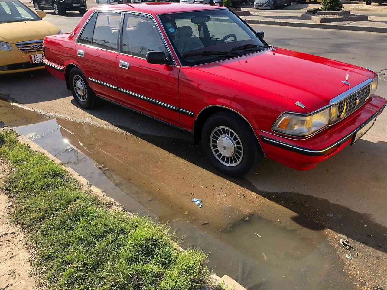 سلام عليكم سيدان موديل 1991سياره يسره بلاد كير ومكينه بطه مكفولته تبريد دفهه شغل تخم تاير جديد صدر مامي وخلفي جديد هزه جديد سنويه الى 29سياره مكفوله من ضربه بيه صبغ جمليه فقط ومكفوله من الكص والعيب شرعي سياره جهزه ومال جناي السعره 68مكاني بغداد بلديات وهذ رقمي ***********
