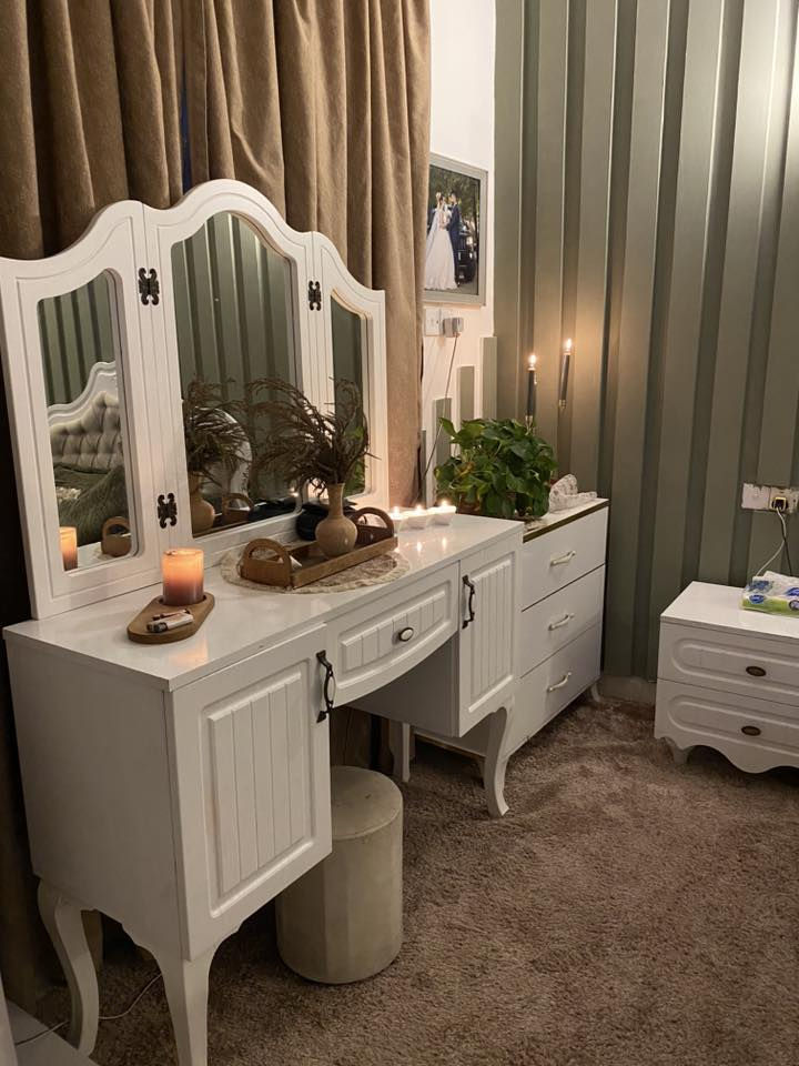 ميز تواليت ومجرات ملابس اطفال او حسب استخدامكم للبيع ثنينهم ب١٢٠ الف
الي يريدهم هذا رقمي
***********
عنواني بغداد قرب الخضراء
