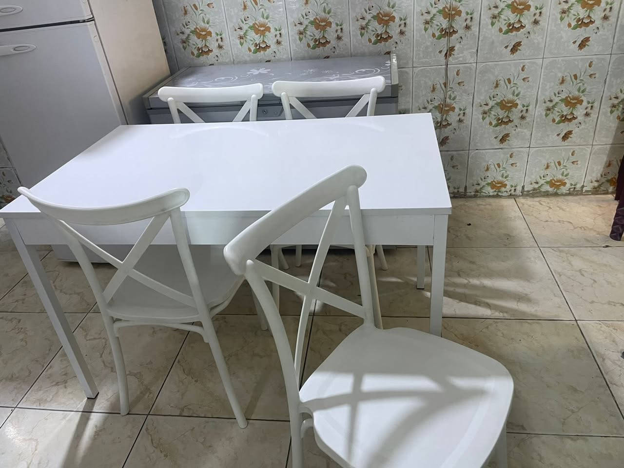 ميز طعام جديد اربع كراسي قياس ١٢٠ تقريبا سعر ١٠٠ الي يريدة يعلق وادخلة


**إذا كنت صاحب هذا الإعلان وتريد حذفه لأي سبب، رجاءا أرسل رسالة إلى الدعم الفني**