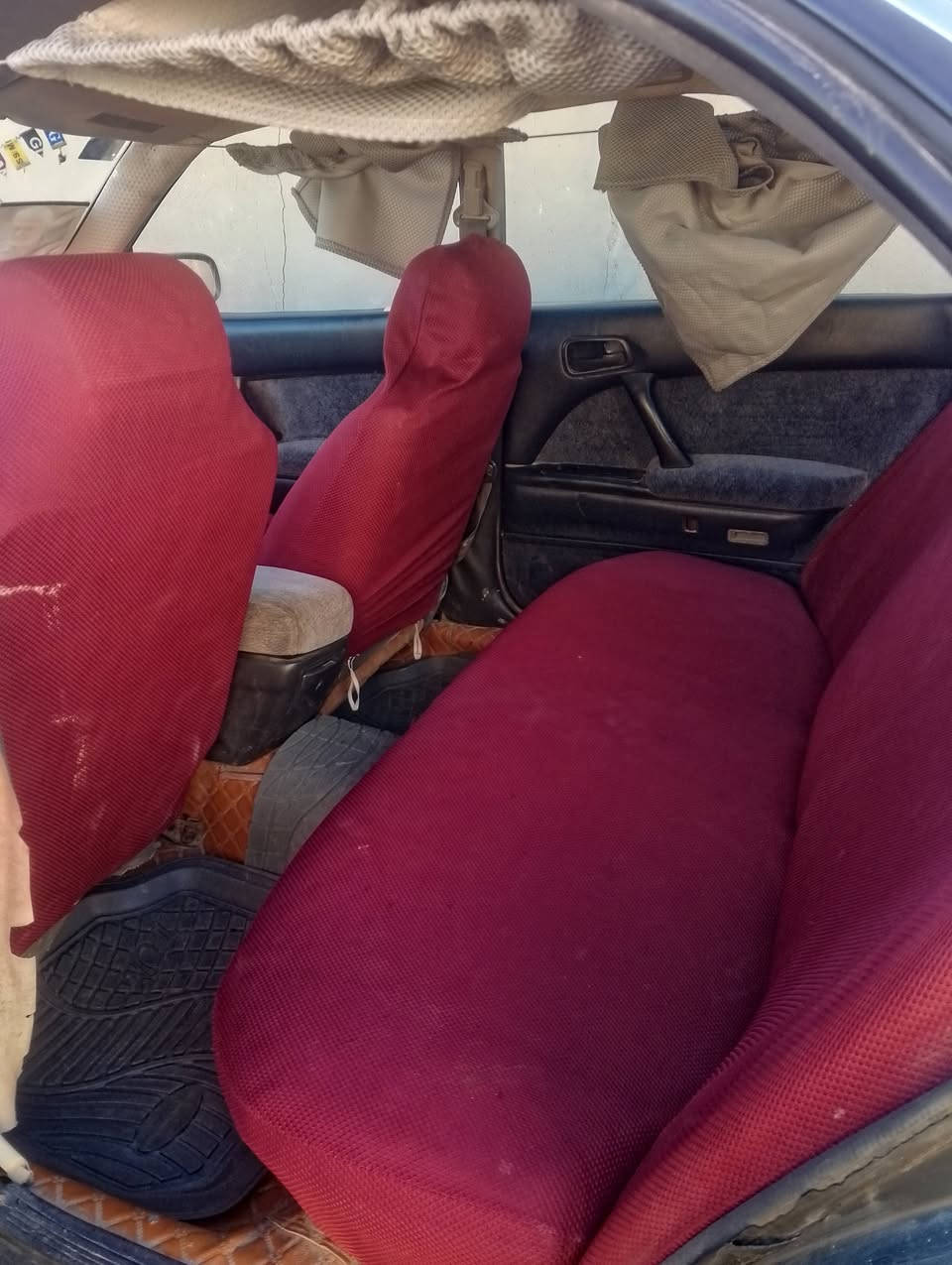 سيارة بطة للبيع بسعر مناسب مال متوازي السعر 35 ورقه وبيه مجال 
السياره كامله مكمله موديل 1994 رقم بغداد مداور مباشر او وكاله السنويه ل 2028 السياره ستوني مرتبه تخم تاير وحداديه ودبلات وكلوبات وتبريد ثلج كله جديد  الكير بلادي  المحرك 2500 الديكو  
إلي بيه هو باب خلفي مبدل وضربه بالبنيد معجون  شبرين السياره داخله فرن مصبوغه عام الان صبغه القديم جارد بدون معجون ما عده البنيد  وكذلك المحرك دايس براص يعني ياما تجفت ب 350 الف او تبدل محرك فيفي تي ب 750 ترجع السياره بلاديه وسعره انسب من السايبه 
للاستفسار توصل عل صفحتي أو الإتصال ***********
