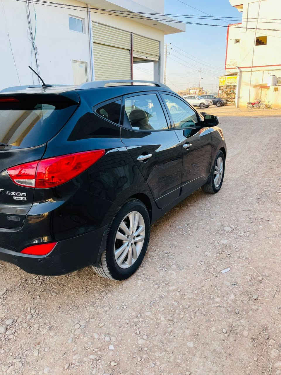 2013 رقم انكليزي بسمي سليمانيه
صدر امامي خلفي جديد تخم تاير جديد باتري جديد 
تتدفئه وتبريد شغال كير ومحرك جديد 
كهربائيات كلهه شغاله سنويه جديده. هزه جديده 
العنوان ديالى بعقوبة 
السعر 127 وبيهه مجال بصيط 
وارد امريكا المحرك دوش صبغ قطعتين بدون دواخل 
***********
