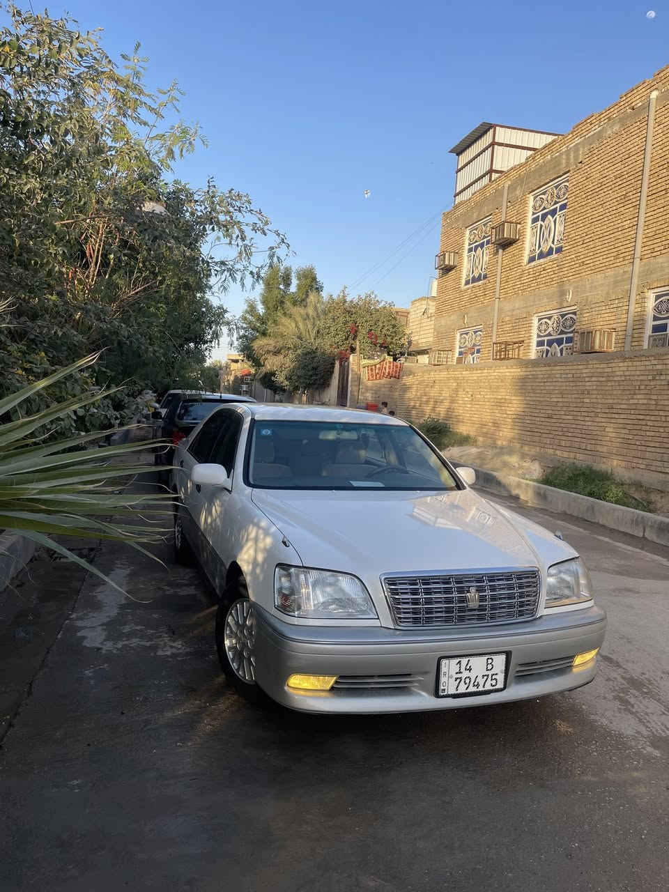 الهم صل علی محمد وعلی آل محمد
للبيع ملكه مديل2001 رقم بصره نكليزي تسجيل جديد ماشيه ١٢٠
كفاله 
شاصي 75 ديفور الجبير 
اربع دكم عاديه مو كرستال 
ثلاجه + تبريد خلفي
برده خلفيه كشنات كهربائيه +ستيرن كهربائي
السعر150 اي ستفسار ***********
