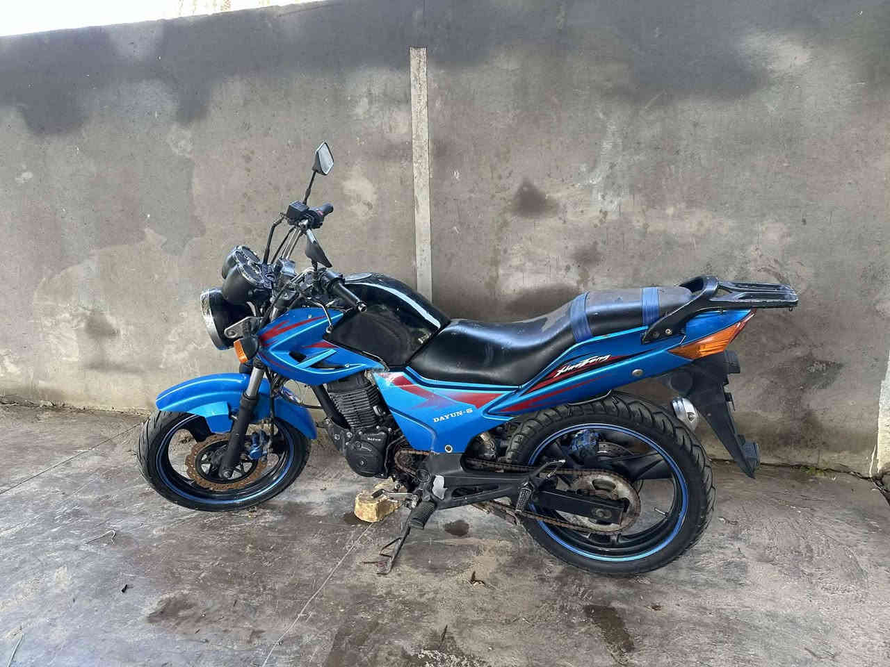 دايوان بانده موديل 2018 رقم واسط ب اسمي 
مكينه مفتوحه  مجفته قبل فتره بس خير من الله و شغل درجه اولى جاهزه بدون نقص 
السعر. 950 وبيه مجال بسيط 
مكاني واسط قضاء الصويرة 
***********
