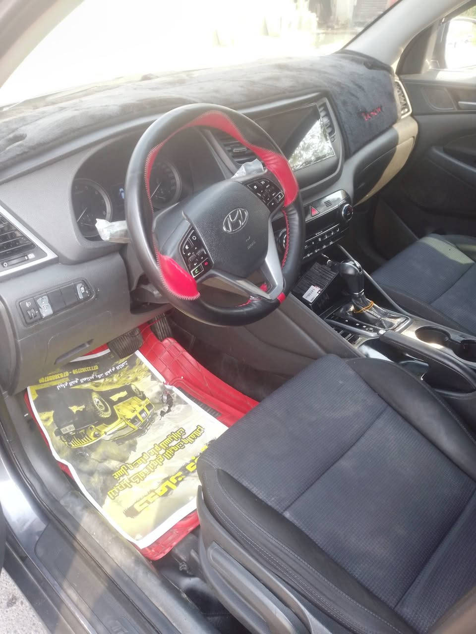 توسان خليجي موديل 2017 بانوراما سلايد محرك 2000 دوش بيها صبغ صفحة السايق بدون دواخل  كير محرك صدر تخم تأير تبريد تدفئ شاشة تاب كامرة مرئي شفط ترحيب السعر(145) مكان سيارة بغداد حي العامل  الاتصال ***********
