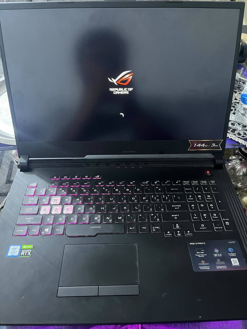 Asus ROG STRIX 
شاشة 17 انج
Core I7-9850H
RAM 16 GB
GPU GTX 1660 TI ( 6GB )
M.2 512 GB
فقط الكيبورد نصفه الأيمن الاضائة ال RGB خافته شوي
لكن كأزرار شغال طبيعي جداً 

رايده ب 800 الف
اذا يفيدك تواصل وياي ***********
عنواني البصرة
