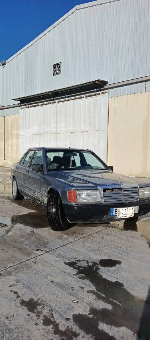 السلام عليكم
مارسدس 190 طيارين موديل 89 
صبغ عام اثر تقحيل بدون اي ضرر 
السيارة مكينة و كير شرط 
شرط الوكالة و التحويل
شرعيها بالموصل
السيارة نظيفة و جاهزة 
نقد فقط بدون اقساط و تراهم مراوس اذا سيارة نظيفة

السيارة احلى من الصور بهواي 

***********
***********
