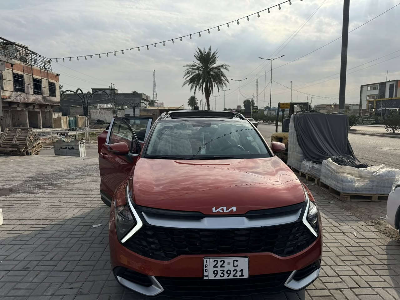 سلام عليكم للبيع كيا سبورتج 2024 لون مشمشي خليجي رقم اربيل بسمي شرط التحويل ماشية 17 الف السيارة فول مواصفات 1/1 مواصفات الجيتي لاين السيارة مكفولة  مواصفاتها رادارات كشنات حار بارد ستيرن تدفئة  كشنين كهرباء باب خلفي كهرباء بانوراما فول لدات امامي خلفي يعني فول مواصفات السعر 242$ عنوان بغداد المدائن   *********** (ملاحضة) السيارة جديدة بمعنى الكلمة احلى من الصور بهواي ❤️

