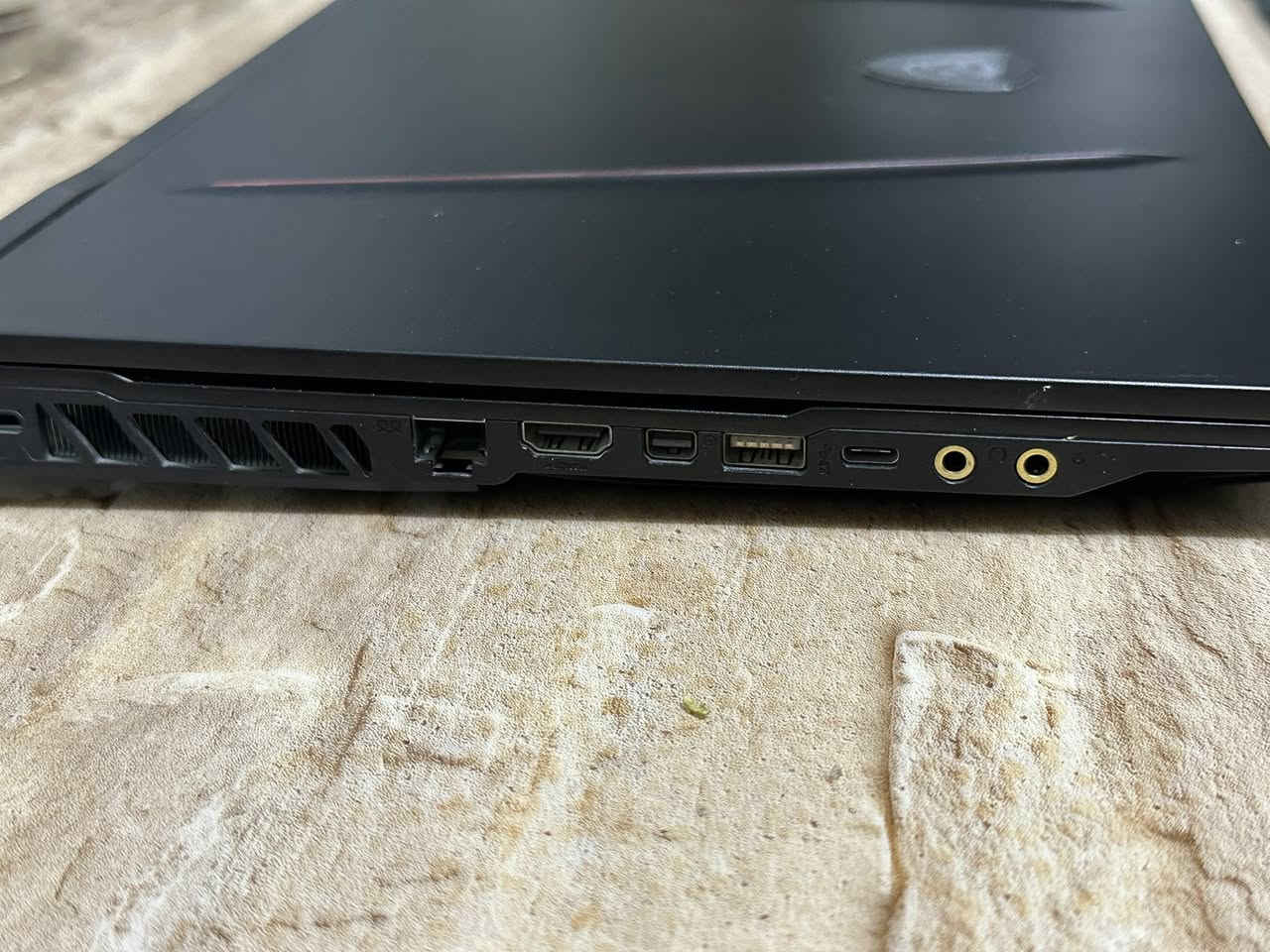 لابتوب msi غني عن التعريف مخصص الالعاب يشغل الالعاب والبرامج بدقة عالية يفيد جماعة الامن السيبراني وتصميم لجماعة الهندسة مواصفاتة موجودة كدامك سعر خاص


**إذا كنت صاحب هذا الإعلان وتريد حذفه لأي سبب، رجاءا أرسل رسالة إلى الدعم الفني**