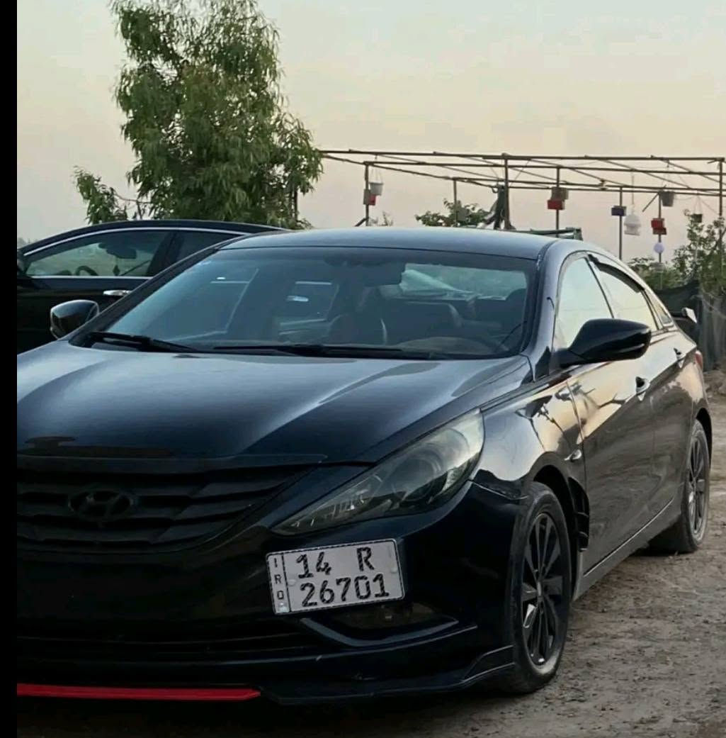 سوناتا 2013 رقم جديد ب اسمي تحويل نفس اليوم والسيارة مشروع وطني يعني وين ميعجبك تكدر تحولها ♥️للعلم السيارة بيها قطعتين صبغ جاملغ امامي ايسر وبنيد وبيه تكحيل باب السايق  ومن تجي يمك سونار وافحص ♥️ وارد كوري محرك 2000 دوش اربعة سلندر يعني اقتصادية بمعنى الكلمة ♥️السيارة تجي وتشوف كاملة من كلشي محرك وكير وتبريد وتدفئة و حدادية امامية وخلفية كلهن جدد تخم تاير قبل شهر  شديته DUNLOP♥️ بصمة تشغيل عن بعد وفتح واغلاق تلقائي جهاز رفع الزجاج المركزي يعني من تبتعد البصمة هية تقفل وتصعد جام تلقائيا الجنطة فتح بلبصمة ♥️ شاشة اصلية ودمام عدد 3 يم الجامة الخلفية يعني الصوت ستريو كاميرا خلفية لدات داخلية متغيرة الالوان زرع لدات احمر عيون الشيطان تزويد سبايدر و زعانف ولحية امامية  كزوز رياضي ابو الريمونت وبعد بيها هواي شغلات حلوة السيارة كاملة   وسعرها 106 ورقة بسعر مناسب وحلو  ذكرتلك كلشي بلمنشور واذا عندك استفسار بلخدمة  الي يحب يتصل ع الرقم ❤️*********** ❤️
