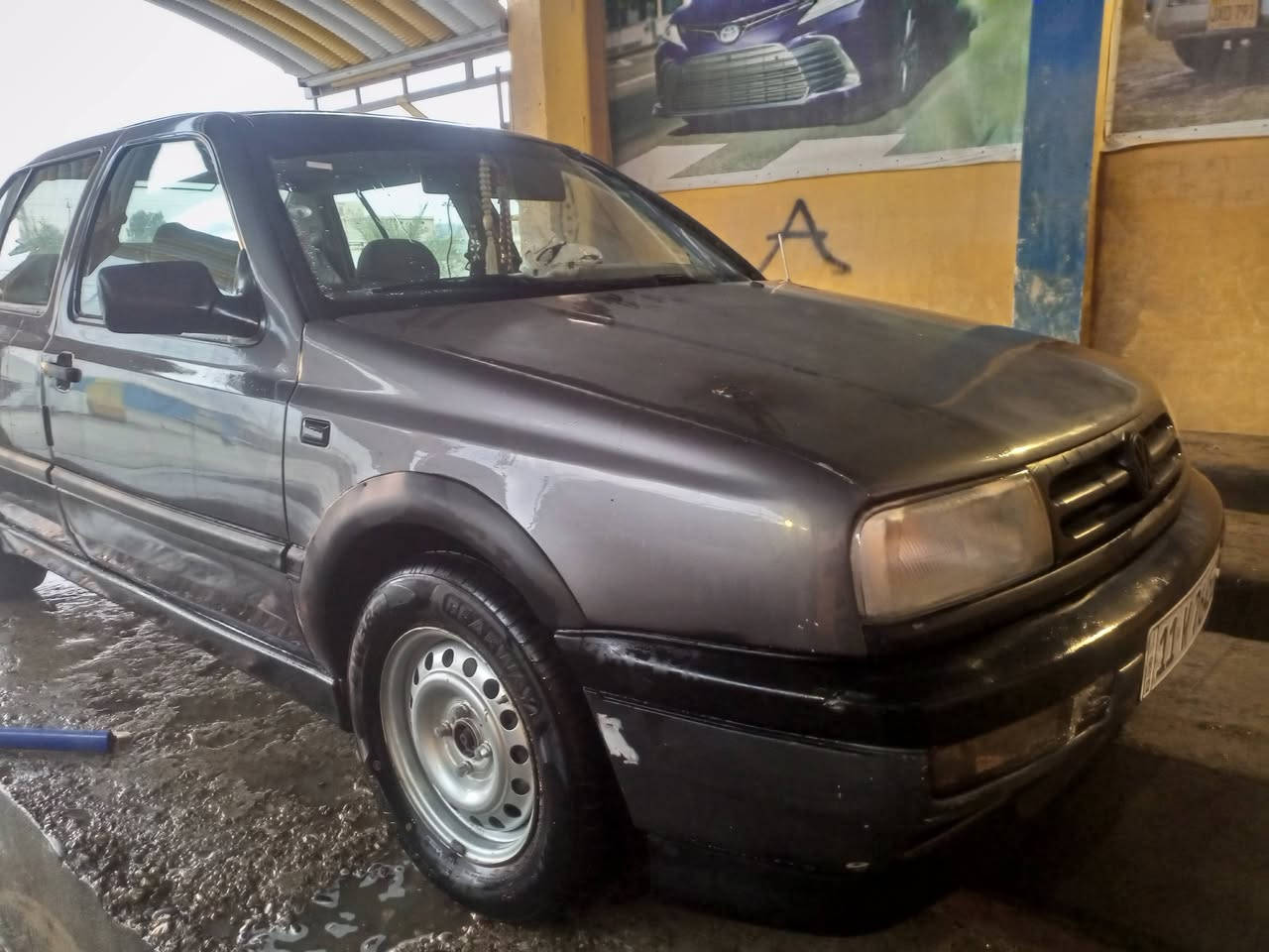 السلام عليكم كولف فنتو موديل 92 محرك 2000 كير عادي رقم بغداد الدولي بسم اخوي والصور واضحة السعر 37 ورقة او امراوس الشراي يتصل *********** مكان السيارة ديالى بعقوبة
