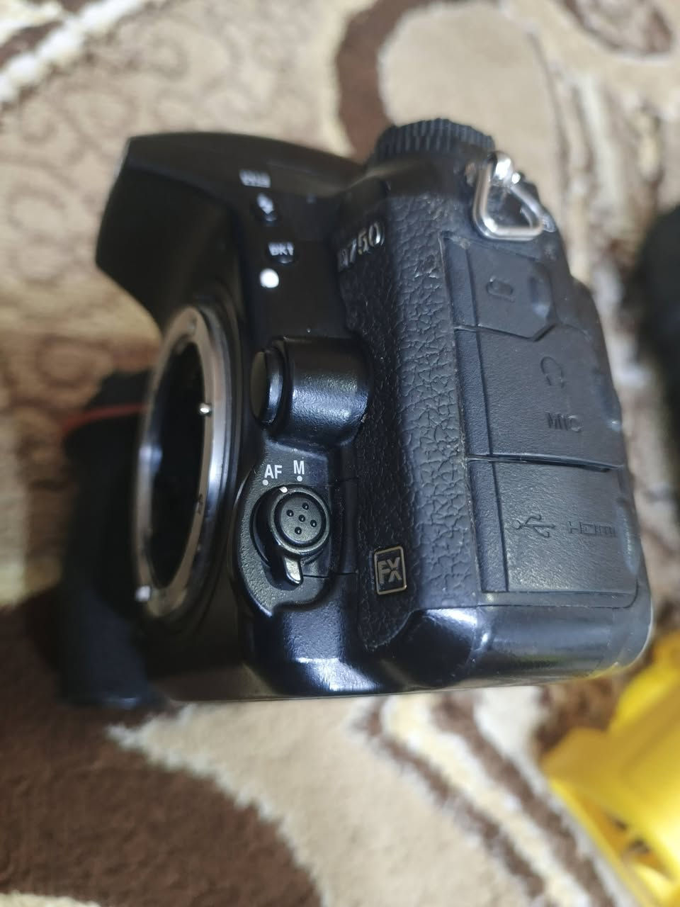 نيكون d750 فول فريم للبيع
تواصل واتساب ***********
