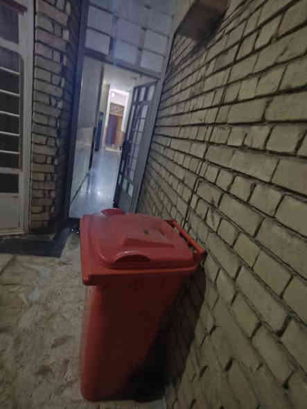 الدار للبيع مساحه 100 متر عنوان بغداد الزعفرانيه شارع مركز الشباب ثالث فرع على يسار خدمات كهرباء وماء وتبليط الاستفسار اتصل على الرقم ***********
السعر 160
