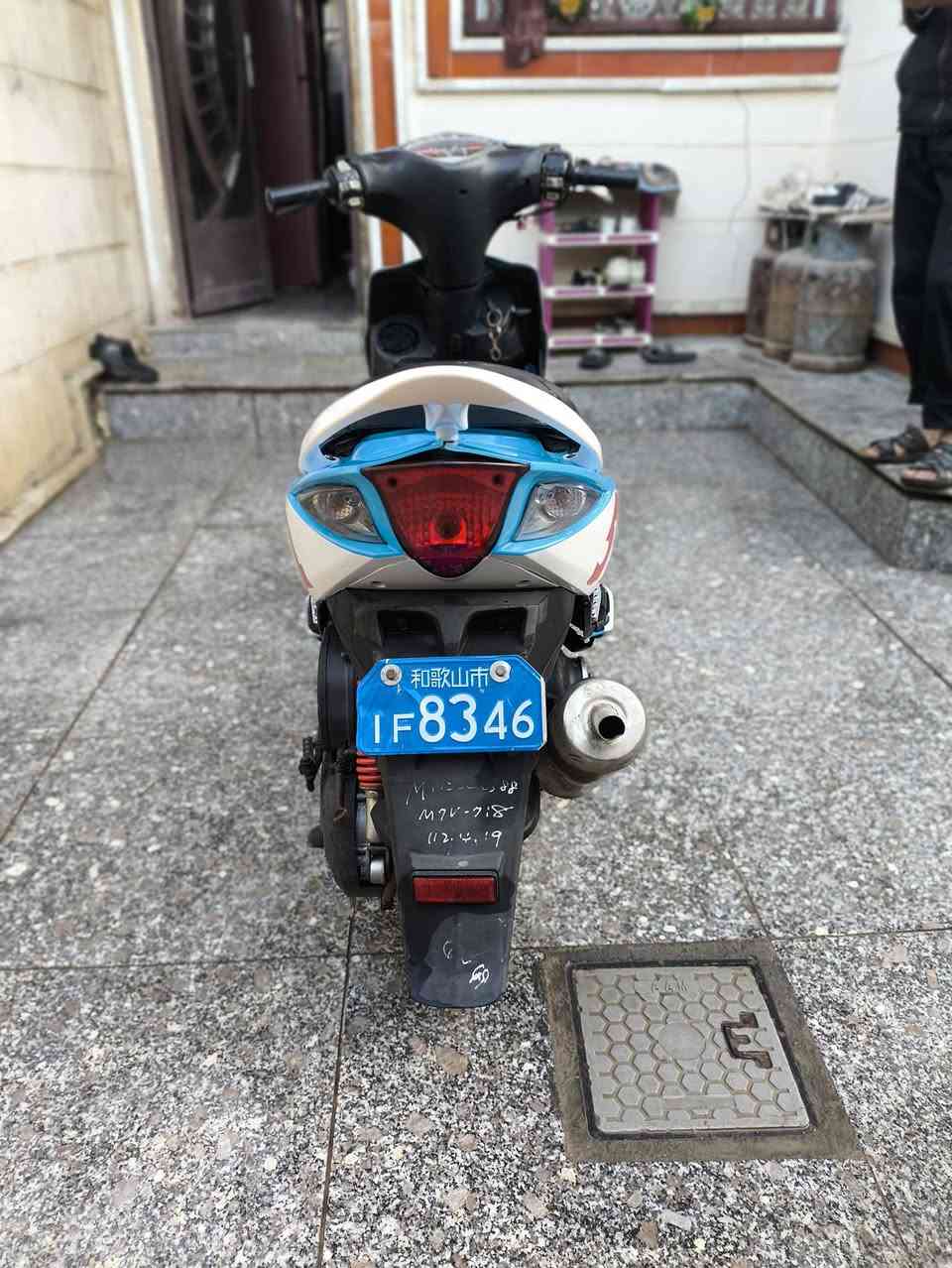 ماكس مضلع ياباني
مكفولة كفالة عامه 
ماصارله هواي من طلعت من الرمبه
بيه تزويد 
صالنصه
كلجات 
وكفر رياضي 
دراجه تخبل  تراي وين ميعجبك الدراجه كفاله شغاله سلف وهندر 
السعر 750 بيه مجال بسيط للشراي 
رقم الهاتف للتواصل/***********
مكاني حله مركز
