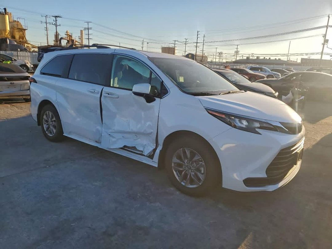 مزاد الإثنين 29-12-2025 
نوع السيارة : TOYOTA SIENNA LE 2025 
عداد المسافة : 2641 mi  
حجم المحرك: 4 سلندرHYBRID 2.5
ناقل الحركة : اوتوماتك
الضرر كما موضح بالصور
✅للمزايدة على السيارة الموجودة في المنشور يرجى الحضور الى مكتب الجزيرة في الساعة الخامسة عصرا.
عنوان المكتب : موصل - الفيصلية -قرب مديرية المرور 
أو الاتصال على الارقام التالية👇👇👇
       ***********  ........  ***********  
       ***********  ........  ***********
الفرع  الثاني:
 جنوب الموصل معرض الحاج خالد اللجي: ***********
