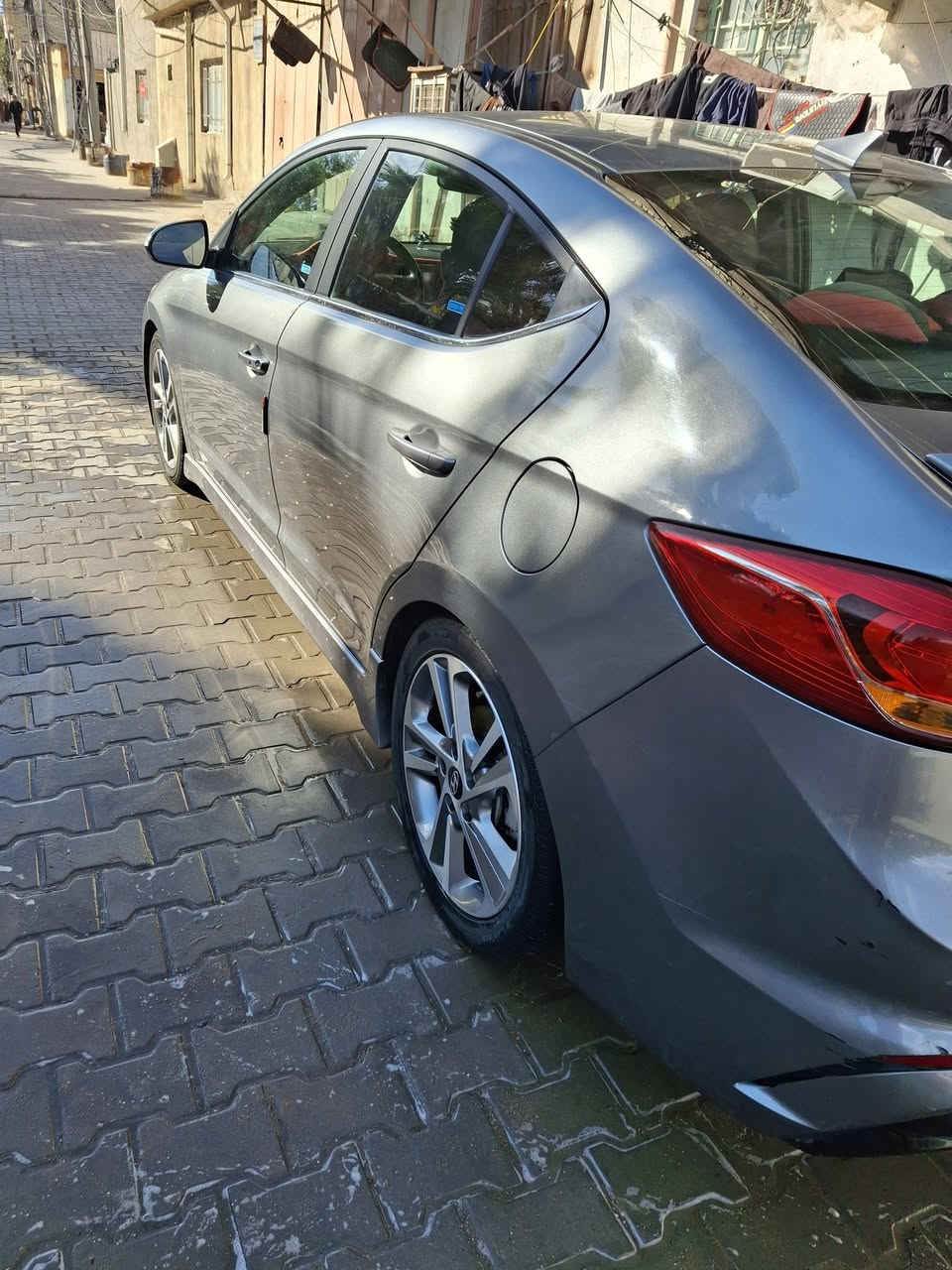 السلام عليكم
سياره النترا موديل 2018 محرك 1600 تيربو فول مواصفات 
السعر 130$ وبيها مجال 
الرقم بغداد خصوصي رقم الهاتف ***********
