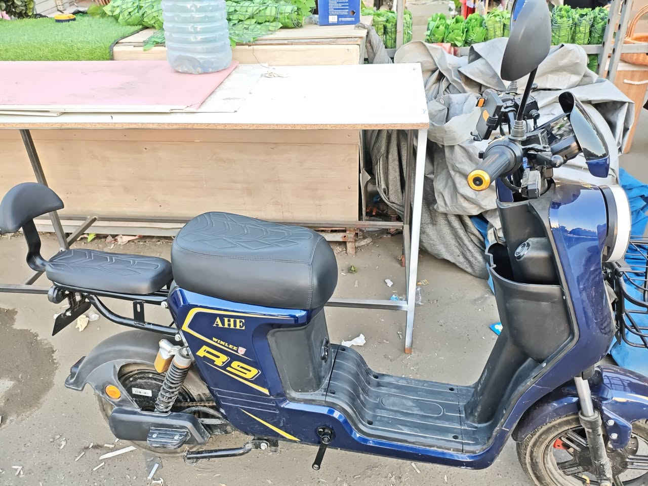 سلا عليكم دراجة شحن R9 نضيفة كلش كبالكم شوفو وأي ضرر ما بيه سعره 550وبيه مجال لشراية وهاذ رقمي *********** بي وتساب
