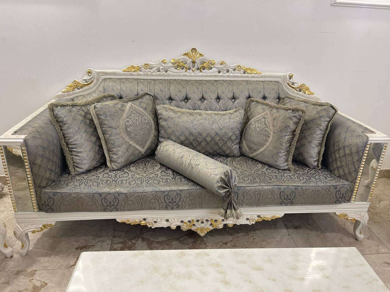 تخم تركي زان اخو الجديد ١٠ مقعد وطبلة وسط لشراي يتصل ع الرقم ***********
