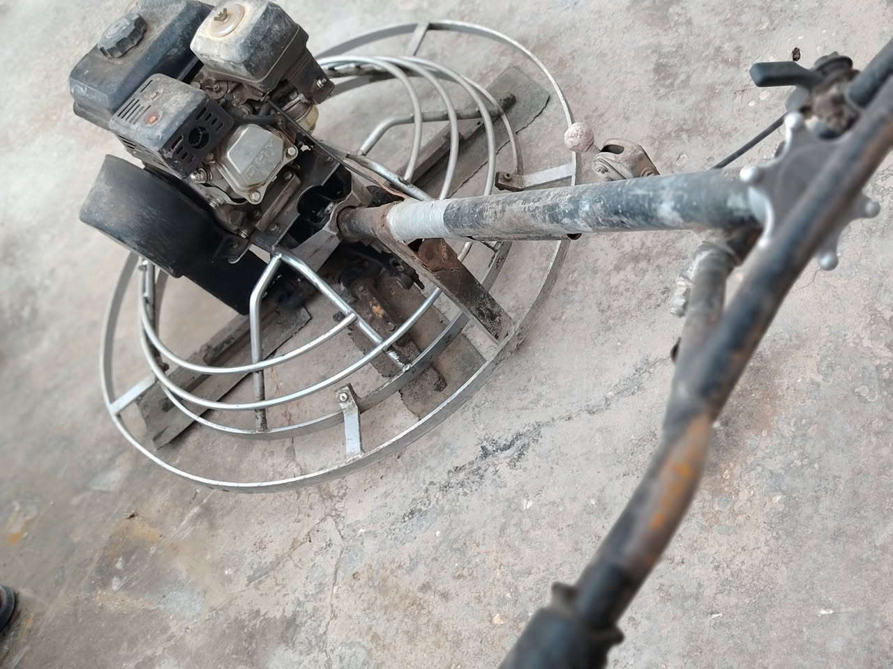 سلام عليكم ساقوله للبيع نضيفه وبحاله جيده جدا للبيع السعر 350المكان دوانيه تواصل عل رقم ***********
