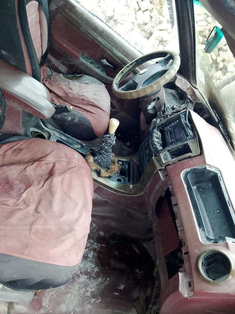 السلام عليكم سيارة كنو 2009 ضرر موضح في الصورة بس حرق في كهربايات وباقي التفاصيل اتصال ***********
