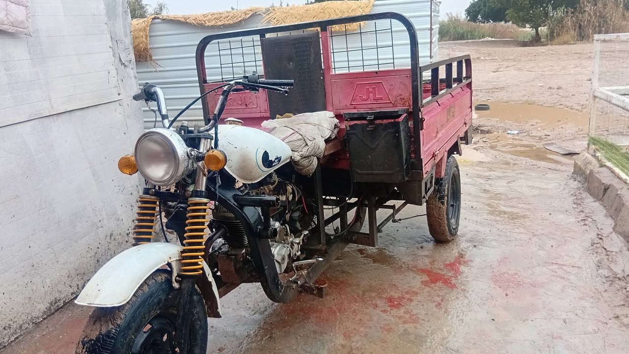 ستوته للبيع 
بدون اوراق شاصي مكفول عوزه باتري ستوته
 جميع الكهربائيات شغاله سلف هندر 
***********   
  عنوان حفريه صويره 
خاص ماجاوب رجائآ مكلف بالنشر
