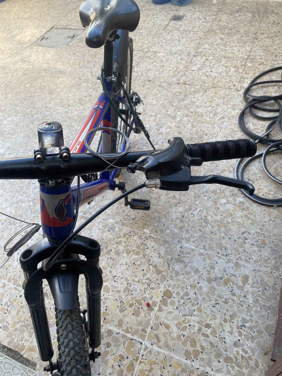 للبيع بايسكل (دراجة هوائية) حديد قياس 26
بايسكل حديد قوي ومتين، مناسب للاستخدام اليومي.
حالته نظيف شبه جديد مثل ما موضح بل صوره /مستعمل يشتغل بدون مشاكل أساسية.
السعر: 65 ألف وبيه مجال بسيط
المكان: بغداد - الحرية - الدولعي
الرقم: ***********
الاتصال أو واتساب
