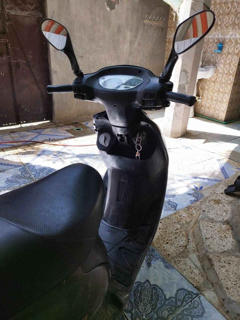 سلام عليكم سيام للبيع محرك 150يعني مكينه متحك راسك من وراها الدراجه شرط الشغل وشرط النضافه كهربائيات سلف هندر اشاير هورن قفل جنطه قبق بانزين كهربائي يعني شغل وطلع السعر 400وبيها مجال وتساب ***********
