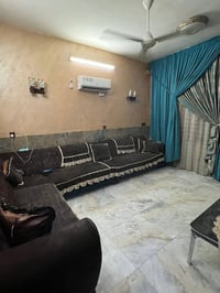 الدار للبيع المساحه 75 متر اربع غرف نوم البيت مدخلين  الصليخ قريب ع جا...