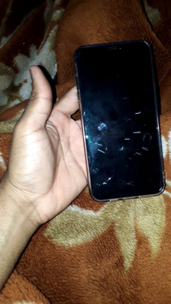 للبيع أو مراوس  / أيفون اكس ماكس مصلح شاشه وبصمه واكفه / بطايريه ٧٥ ذاكره ٢٥٦


**إذا كنت صاحب هذا الإعلان وتريد حذفه لأي سبب، رجاءا أرسل رسالة إلى الدعم الفني**