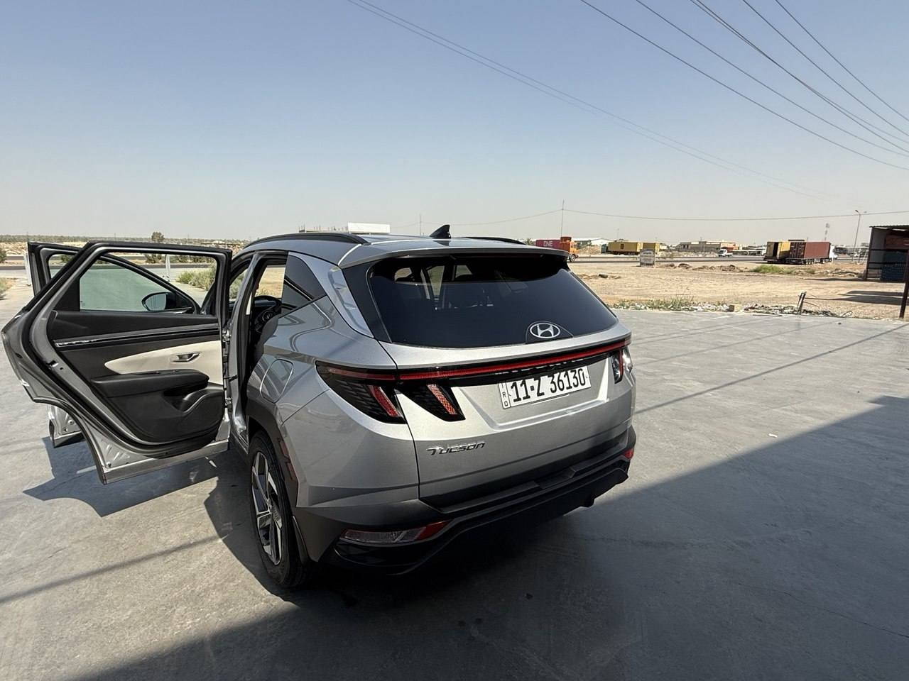 السلام عليكم
للبيع فقط توسان امريكي 
موديل 2024 نظيفه جدا 
رقم بغداد 
فول مواصفات 
داخل ابيض 
ماشية 18الف ml 
صور الحادث بالمنشور + ربع الجنطه الخلفيه صبغ
مكان السيارة واسط الصويرة 
***********
