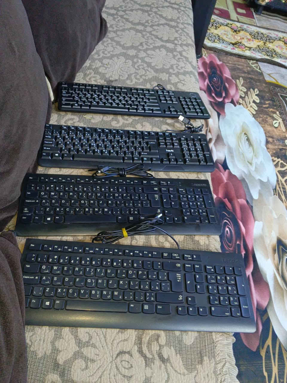 كيبوردات مال حاسبات كلهن ع الفحص شغالات اصلي شرط متوفر 9 قطع
للبيع شلع ومفرد ومتوفر 9 قطع وقطعه وحده سامسونك شلع بـ 100 ألف كلهن شغالات وأصليات تفحص يلا تاخذ 
مكاني بغداد زعفرانيه دور شرطه 
***********
