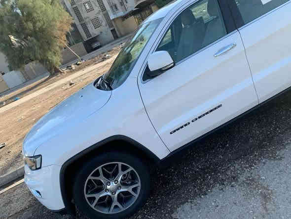 السلام عليكم جيب لاريدو موديل 2019فول السياره الاخير خليجيه ماشيه ٩٠ مثل مموضح بالسونار سعرها ٢٧٠وبيها مجال مكلف بالنشر الاستفسار رقم صاحبها ***********
